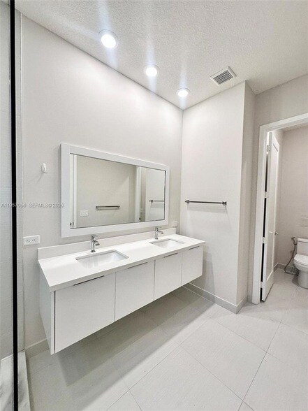 Building Photo - 10420 NW 67th St