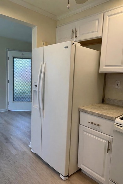 Building Photo - 548 Normandy Ln