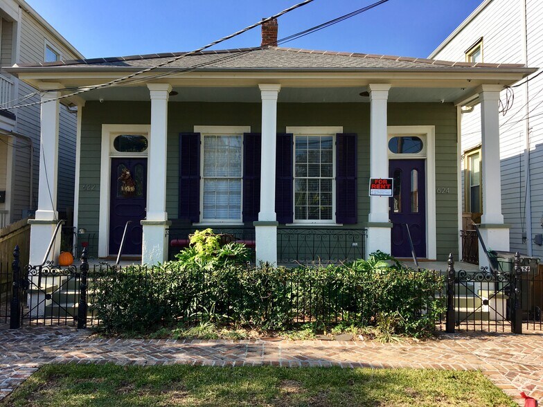 Front Exterior - 624 1st St