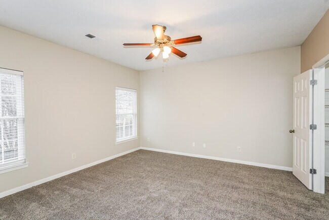 Building Photo - 3153 Skinner Dr