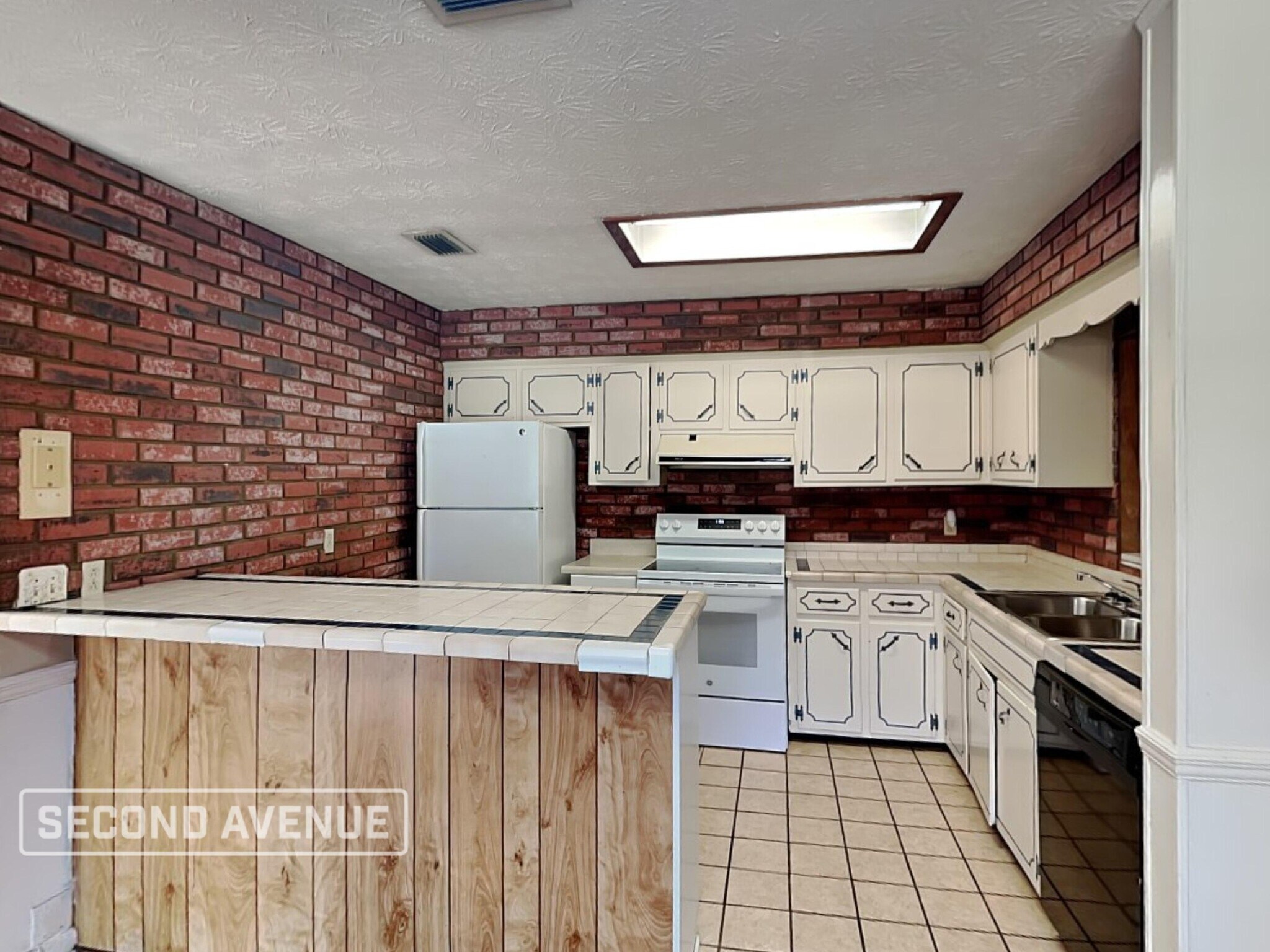 Building Photo - 7583 Patrice Ct