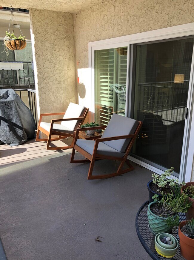 Patio - 2131 E 1st St