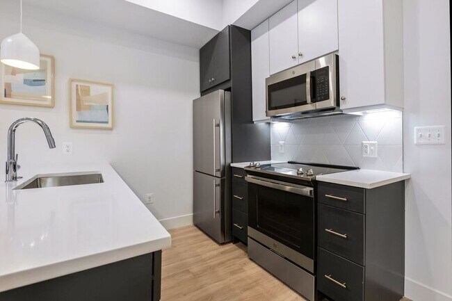 Building Photo - 2310 4th St NE