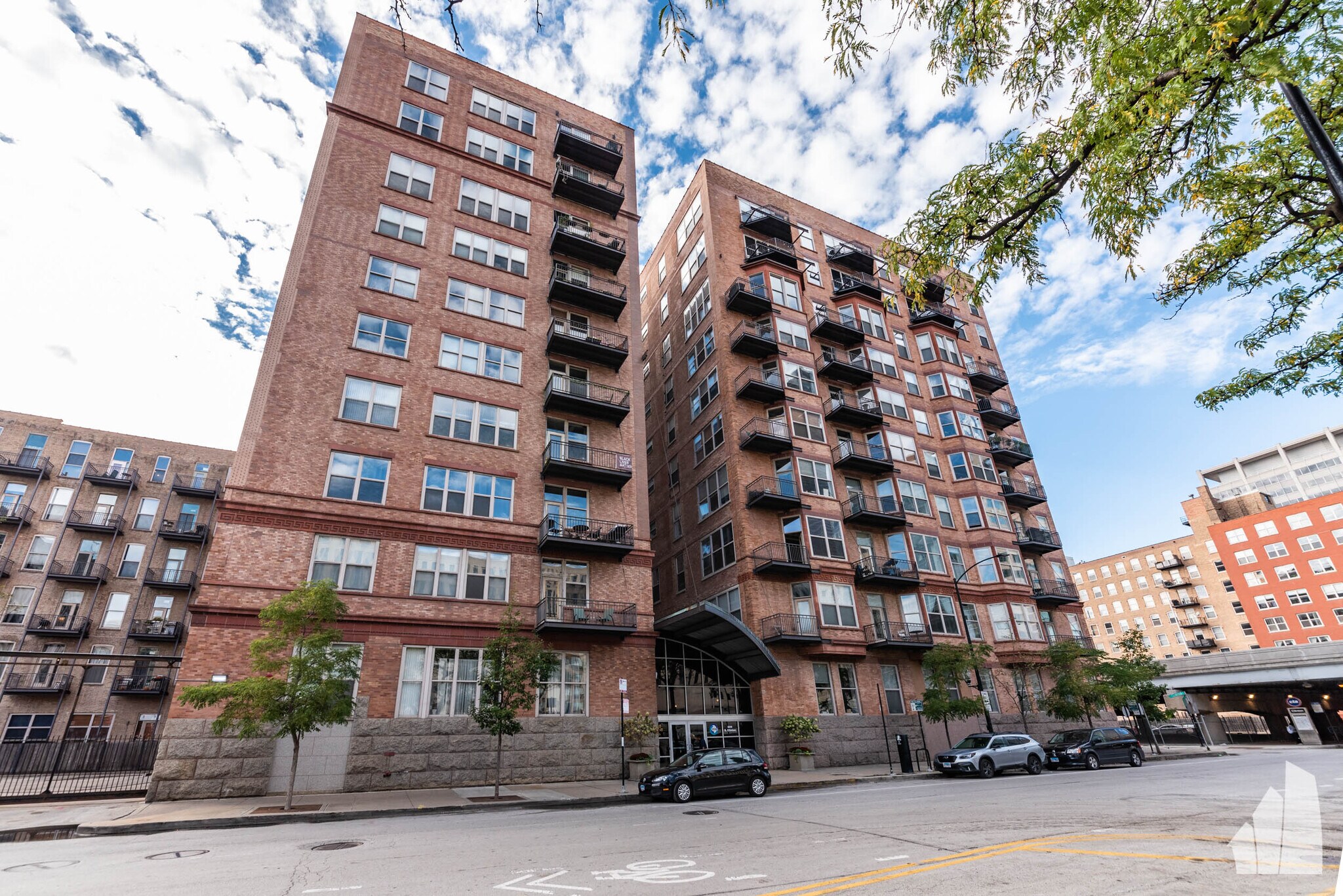 Building Photo - 500 S Clinton St
