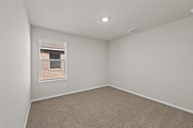 Building Photo - 552 Crestridge Dr N