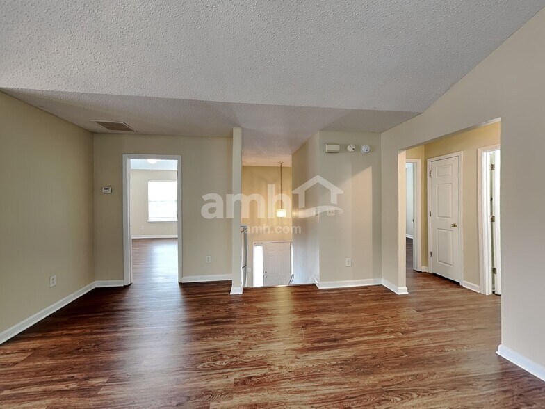 Building Photo - 2901 Horseshoe Bend Rd SW