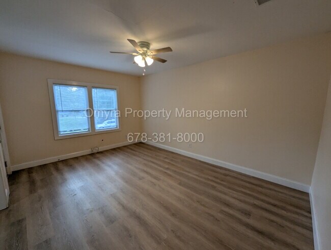 Building Photo - Charming 2 Bedroom Duplex Unit in Atlanta!