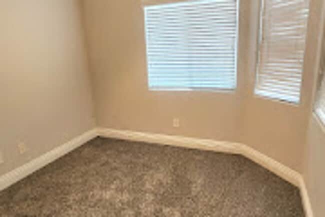 Building Photo - 4 bedroom in gated community