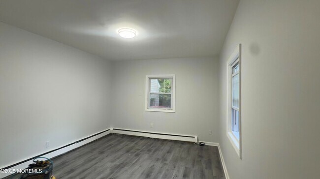 Building Photo - 56 Lindsley Pl