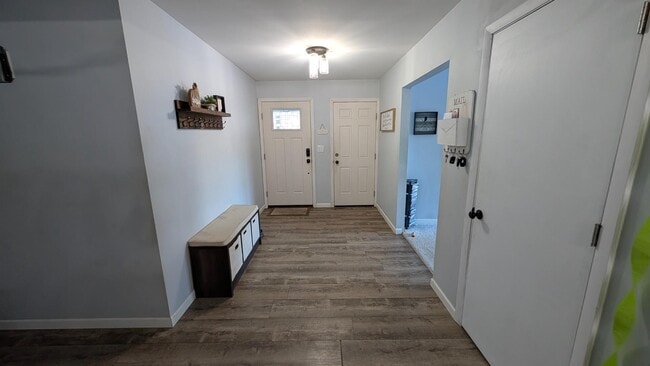 Building Photo - 1720 Brookmede Dr