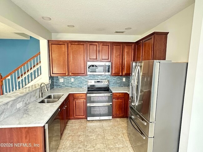 Building Photo - 4163 Highwood Dr