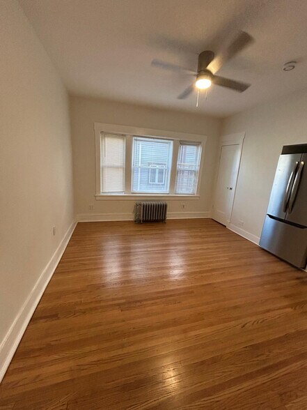 Building Photo - 1454 W Fargo Ave