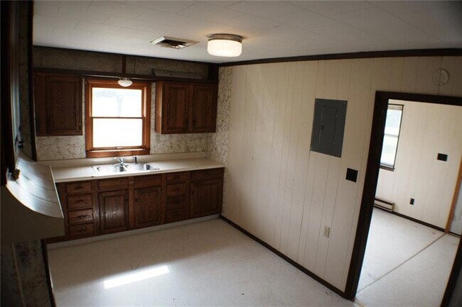 Building Photo - 5550 County Rd 2200