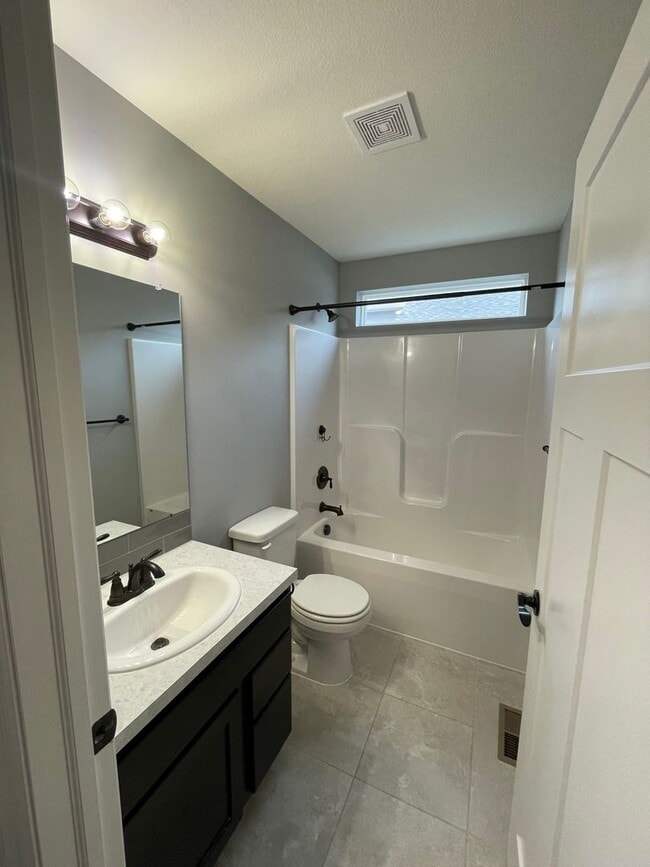 Building Photo - 3419 Laughlin St