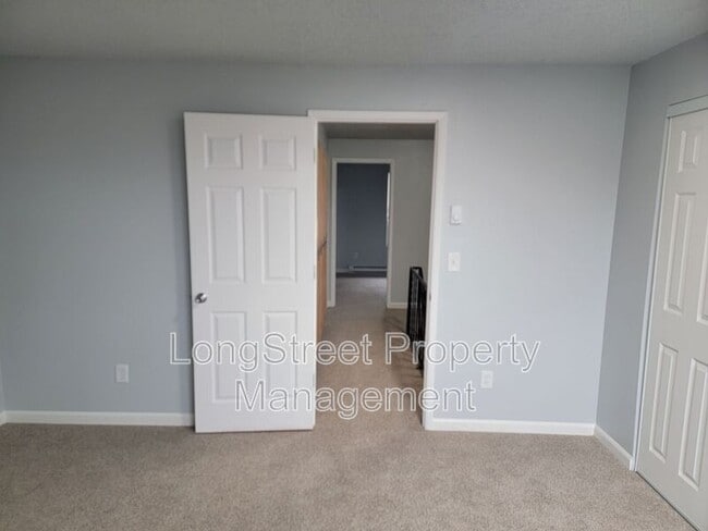 Building Photo - 3141 N Shore Dr SE