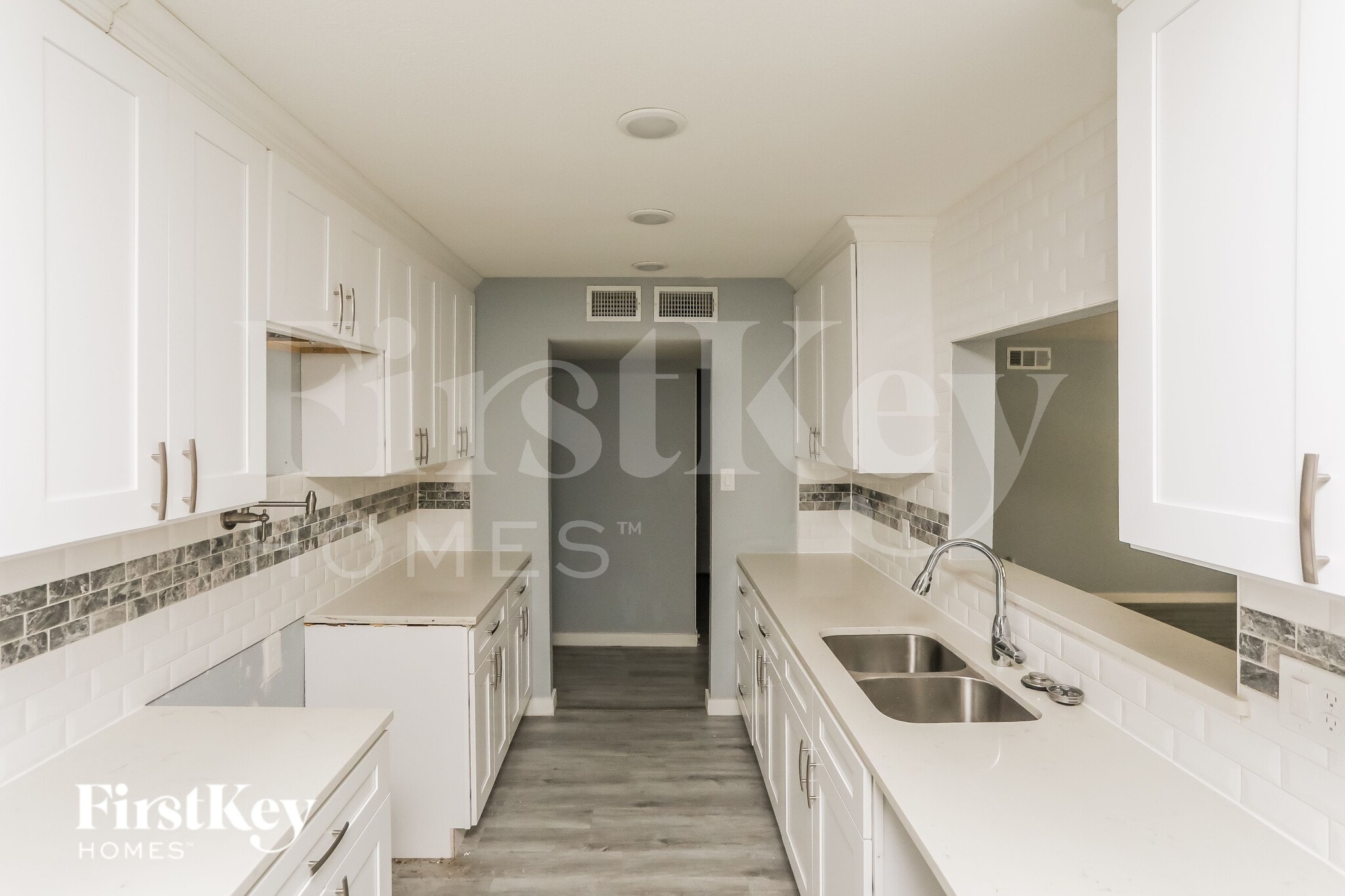 Building Photo - 3208 Kiest Hill Dr