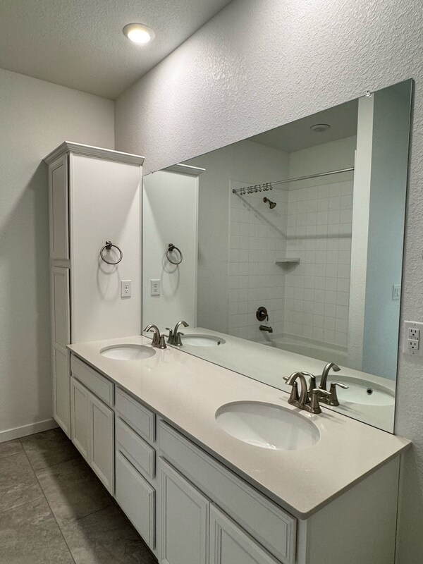 Building Photo - 7348 W Asbury Dr