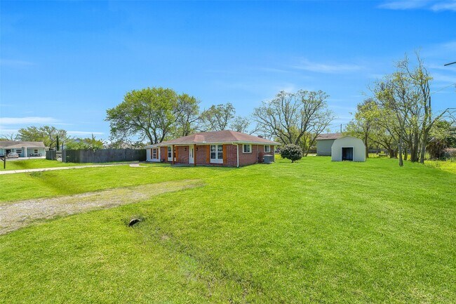 Building Photo - 1913 41st Ave N