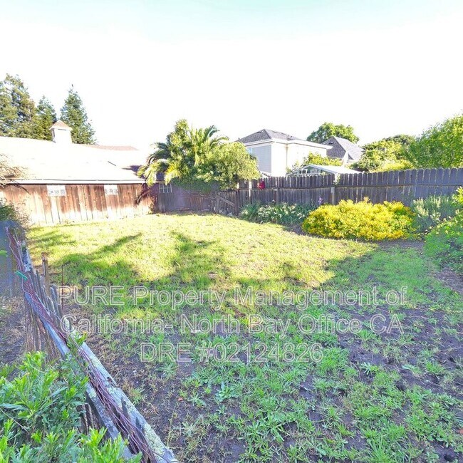 Building Photo - 311 8th St