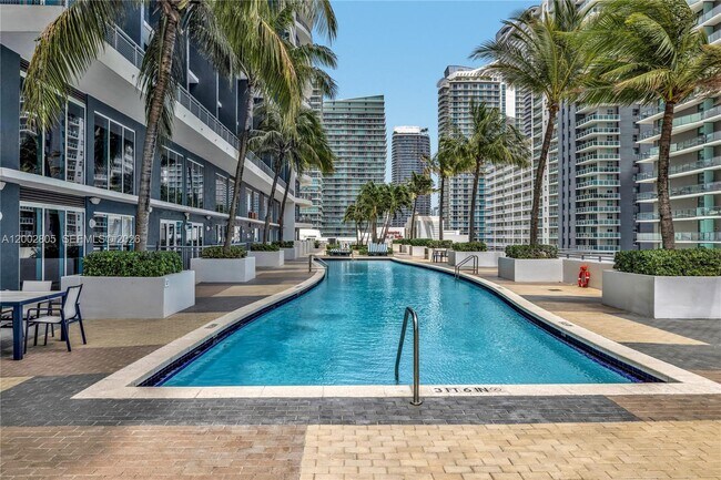 Building Photo - 60 SW 13th St