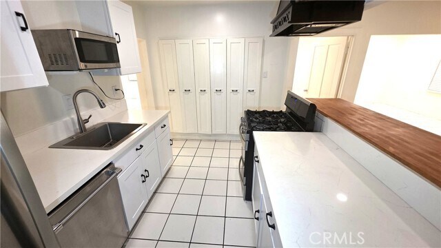 Building Photo - 2820 7th Ave