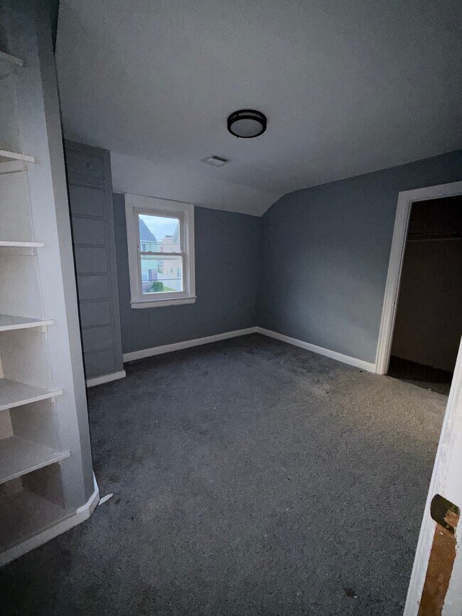 Building Photo - 1611 Bayview Ave