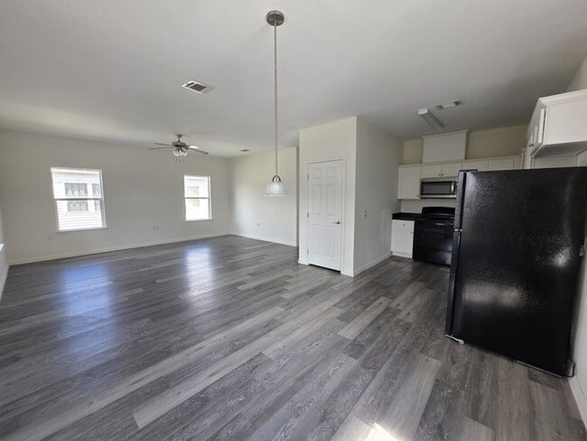 Building Photo - 3/2/2-Oakdale Floorplan