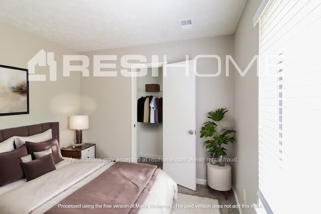 Building Photo - 8962 Ashwood Dr