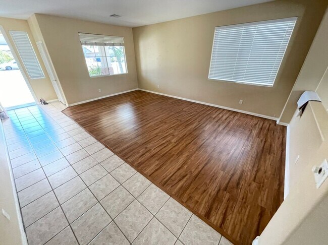 Building Photo - 2722 La Porte Ct
