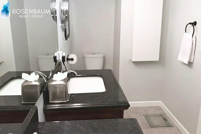 Building Photo - 2518 Hilltop Rd