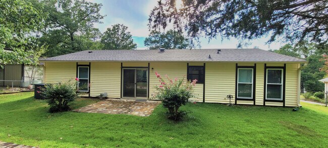 Building Photo - 1607 Burnley Dr