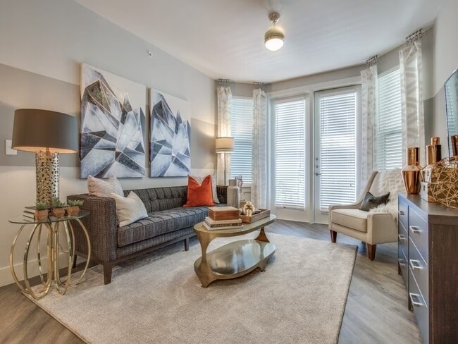 Building Photo - Luxury 1-Bed Home with Designer Finishes!