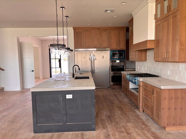 Building Photo - BRAND NEW 5 bed | 3 bath | 3 car garage cu...