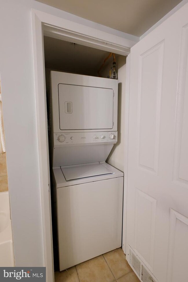 In-Unit Washer/Dryer - 414 Water St