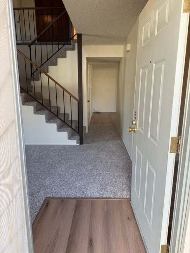 Building Photo - Updated 4 Bedroom 2.5 Bath Vacaville *Star...