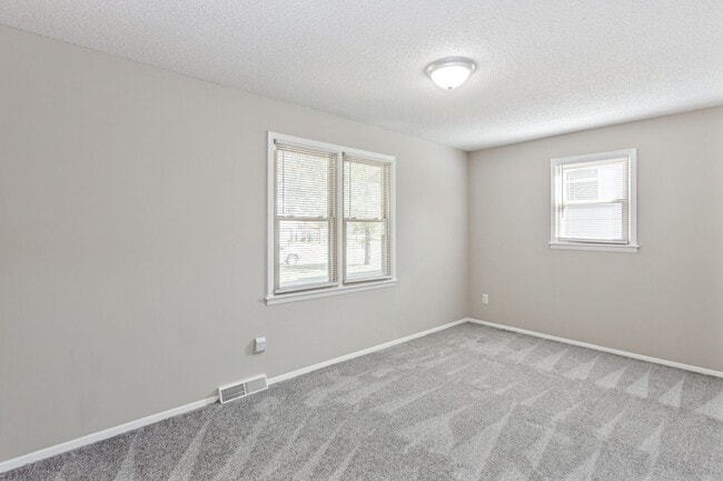 Building Photo - Spacious 3-Bedroom Home for Rent with Basement and Garage!