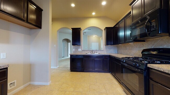 Building Photo - 14010 Cypress Meadows Dr