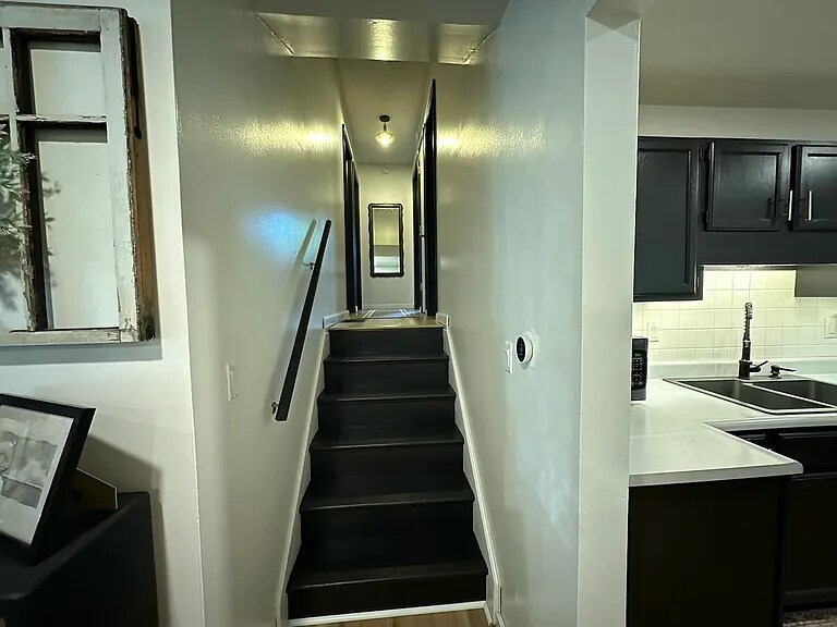 Building Photo - 1207 Sandburg Dr