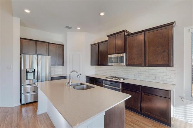 Building Photo - 10143 Prairie Dr