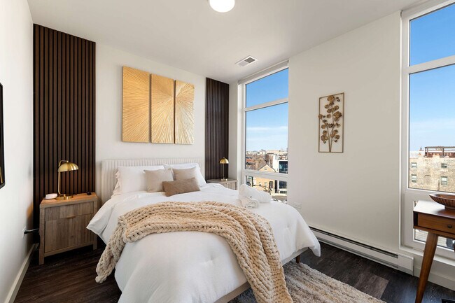 Building Photo - 1122 W Chicago Ave