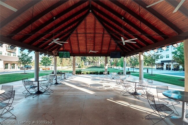 Building Photo - 9000 Mayswood Pl