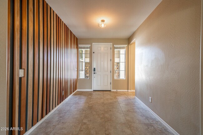 Building Photo - 18445 W Saguaro Ln