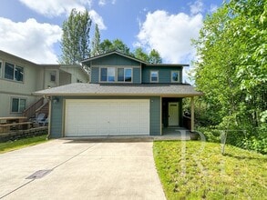 Building Photo - Nice 2-Story End of Road Privacy