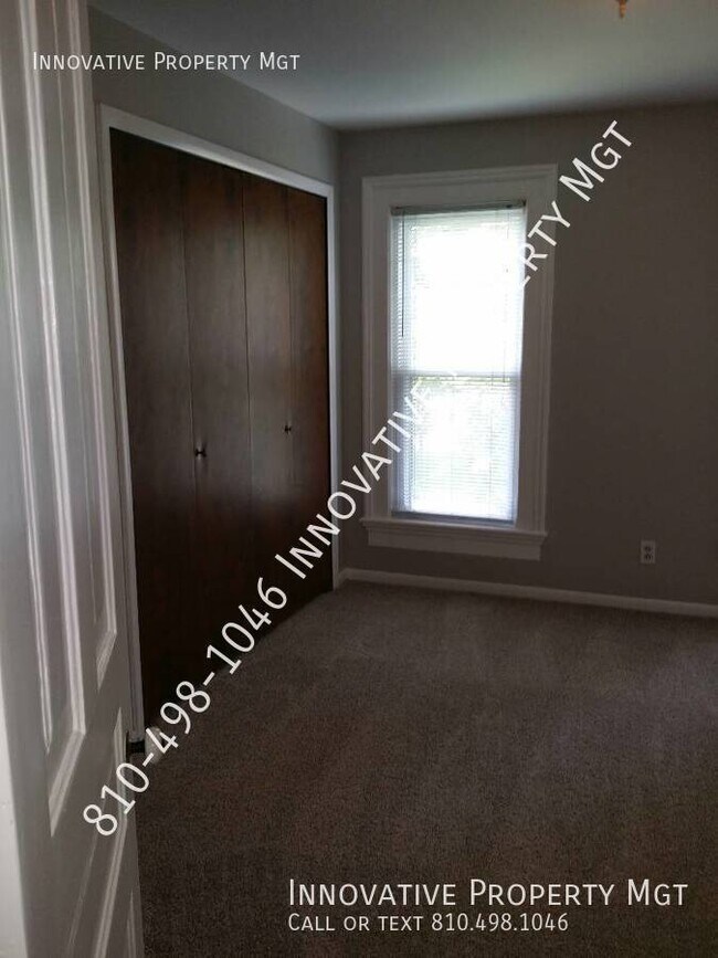 Building Photo - Spacious 4 bedroom , 1 1/2 bath home in Ga...