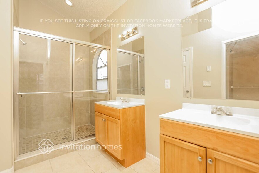 Building Photo - 709 Remington Oak Dr
