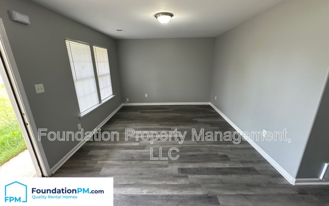 Building Photo - 3679 Tchulahoma Rd