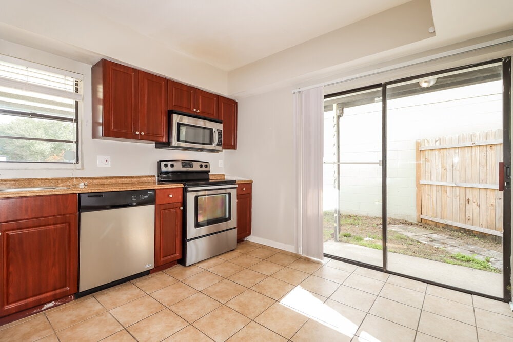 Building Photo - 10375 Chadbourne Dr