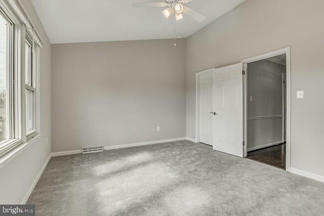 Building Photo - 2866 Yarn Ct