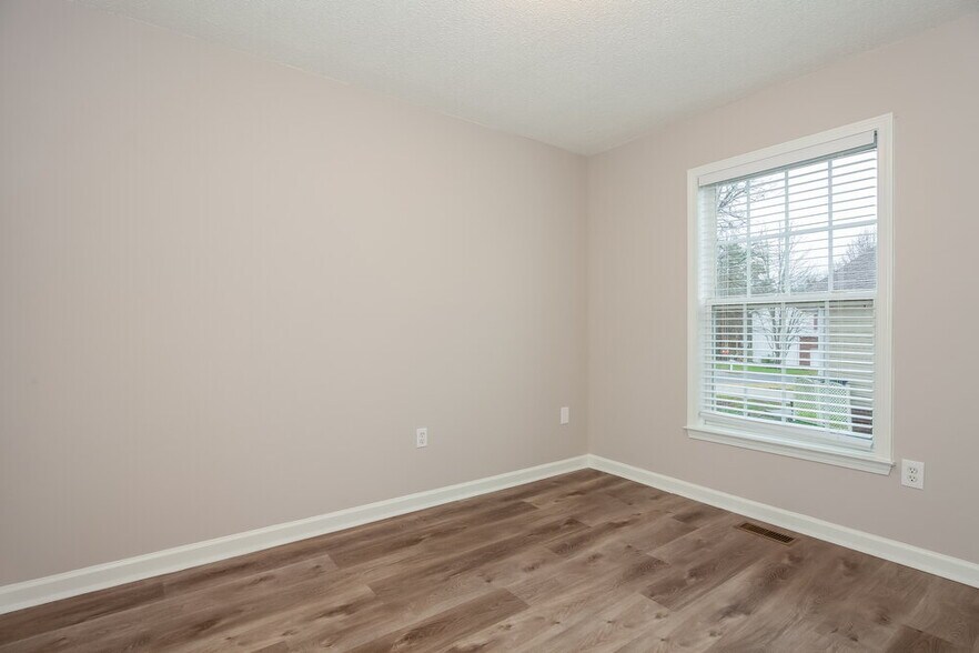 Building Photo - 818 Highlander Ct