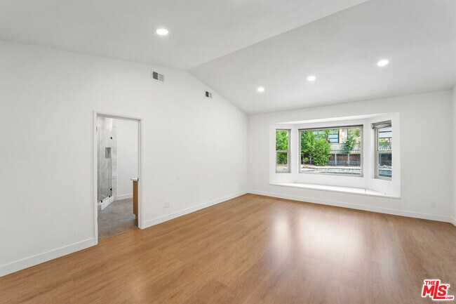 Building Photo - 24228 Dry Canyon Cold Creek Rd